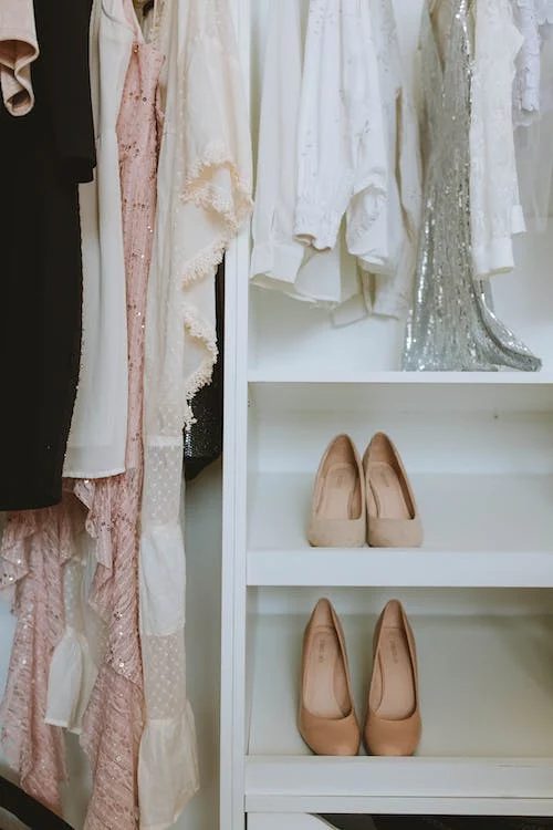 The Secrets Of A 24-Piece Capsule Wardrobe (Beginner's Guide) - Alison ...