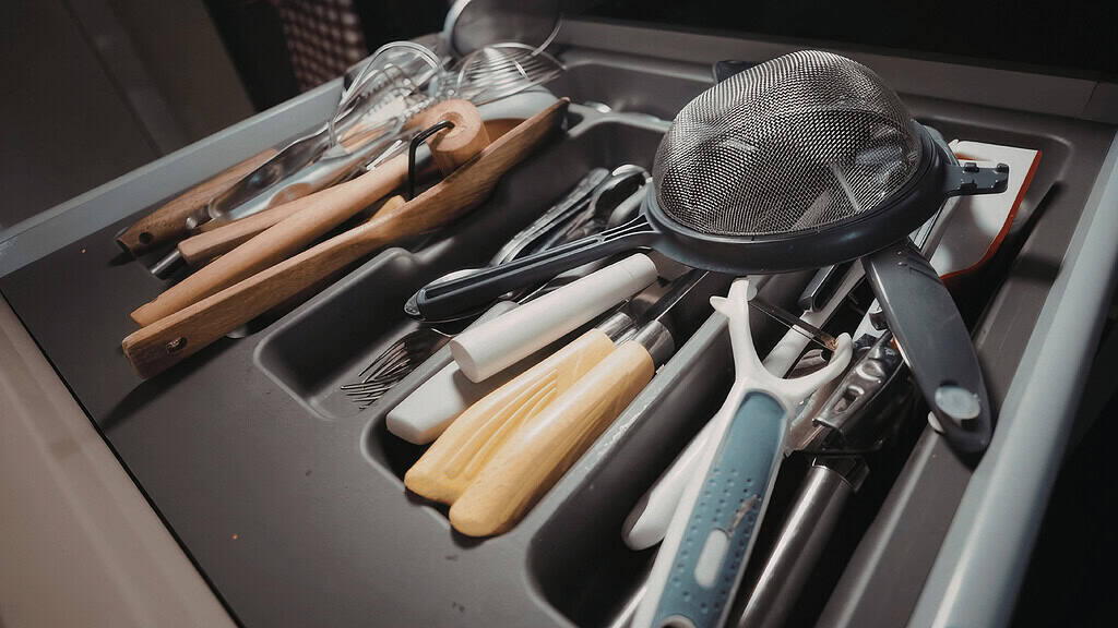 Kitchen utensils drawer organizer